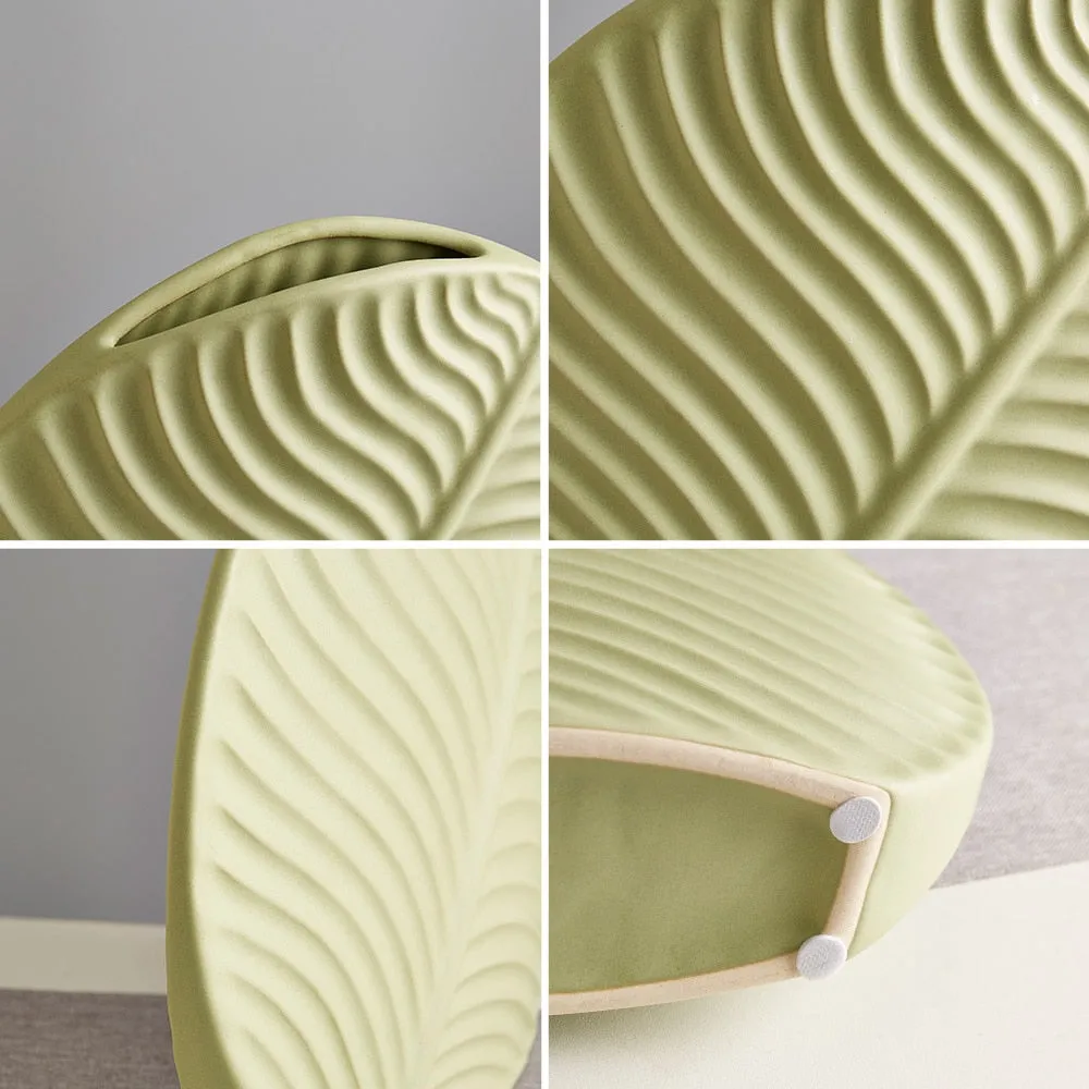 Skandinavische handgefertigte Keramikvase für Blumenarrangements