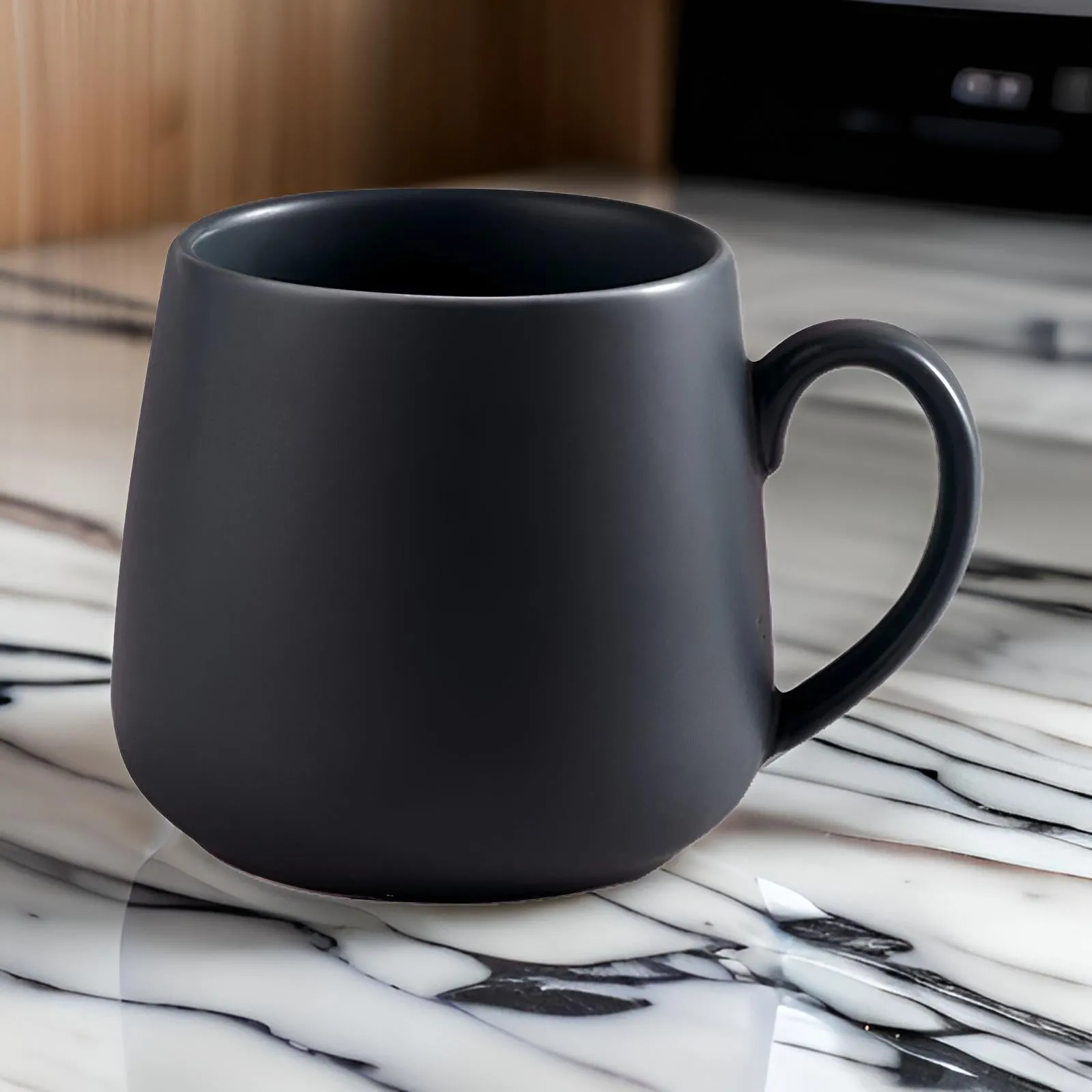 Vollfarbiger matter Kaffeebecher